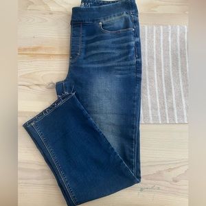 White House black Market pull on jeans size 8